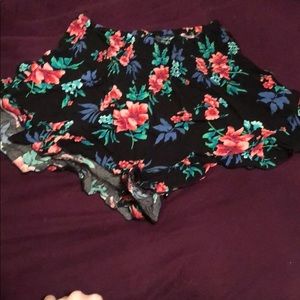 Hollister floral shorts